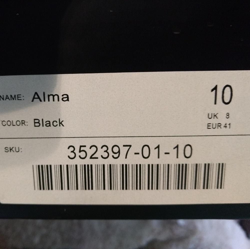 Brand new Alma booties - Picture 3 of 8